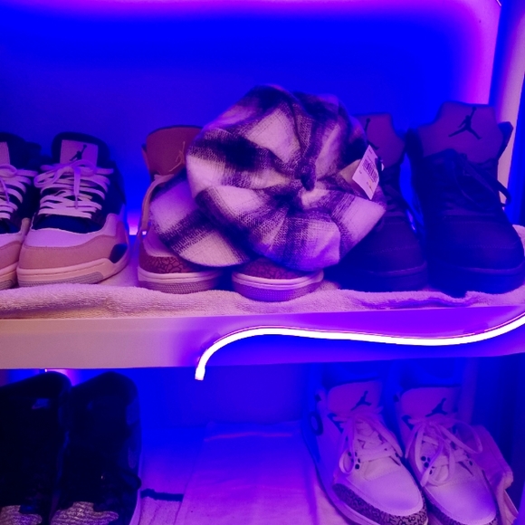 Soft cotton /polyester hat - Picture 2 of 5